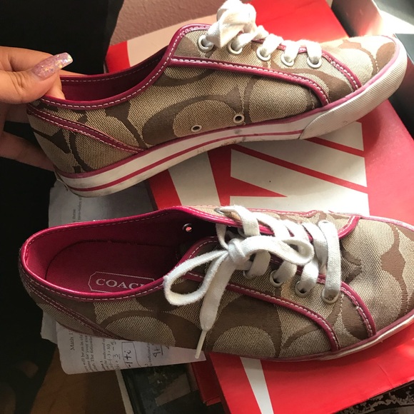 Women’s coach shoes - Picture 3 of 4